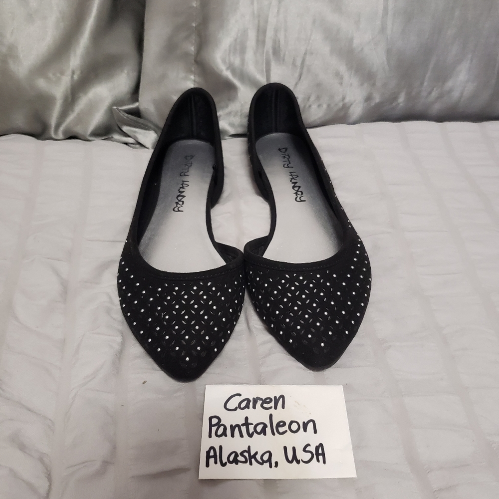 Black flat sandals